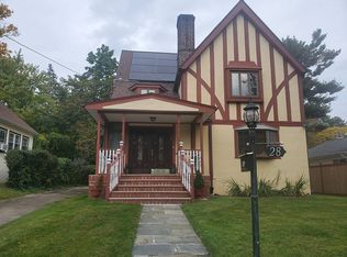 28 Mereland Rd, New Rochelle, NY 10804