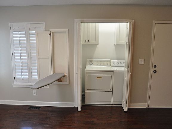 Laundry w/Washer & Dryer