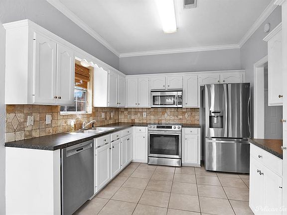 4th image of 2119 Beauregard Pl