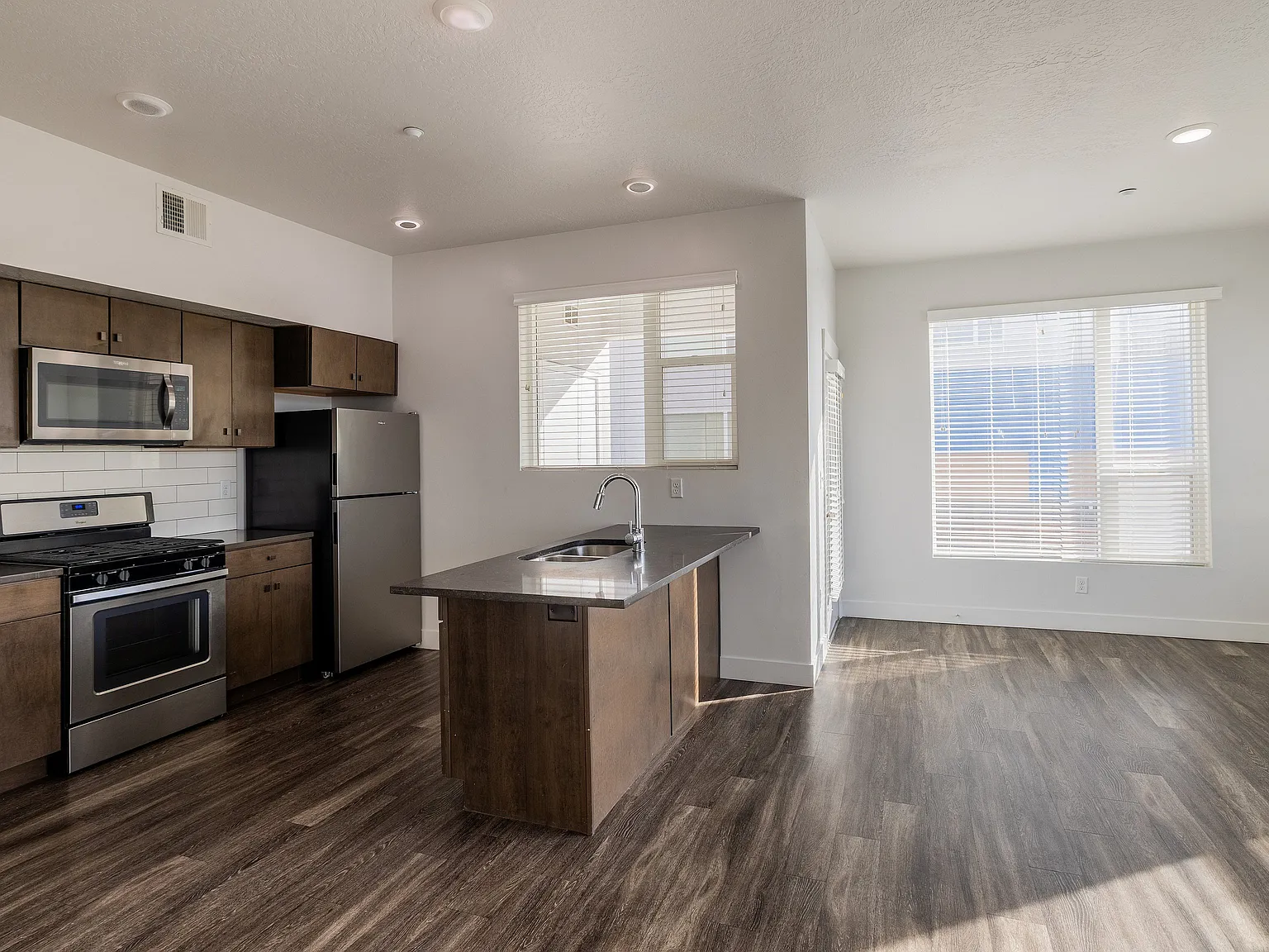 The Bonneville Apartments — Photo 2