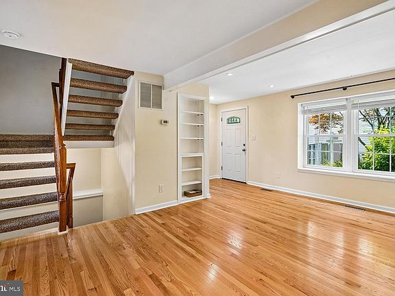 3rd image of 12988 Augustus Ct