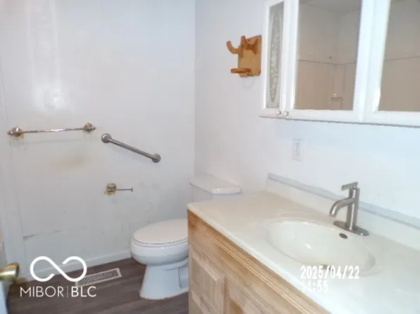 4884 E 300 S, Hartford City, IN 47348