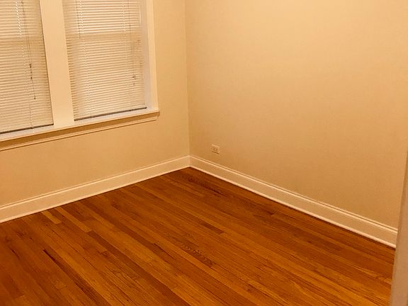 2nd image of 6256 N Richmond St #1