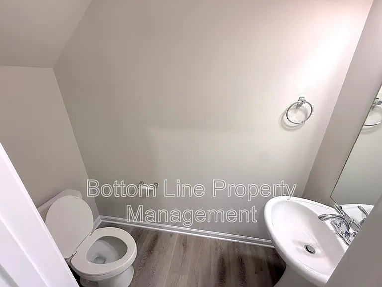 9016 Stoney Waters Ct — Photo 3