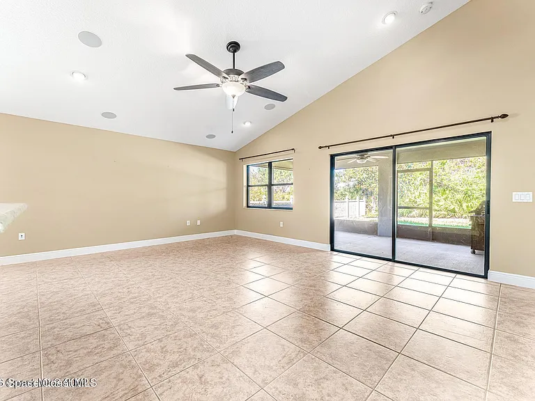 3084 Constellation Dr — Photo 17