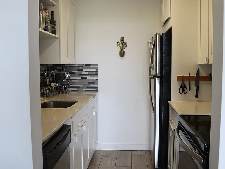 2350 NE 135th St #607 — Photo 13
