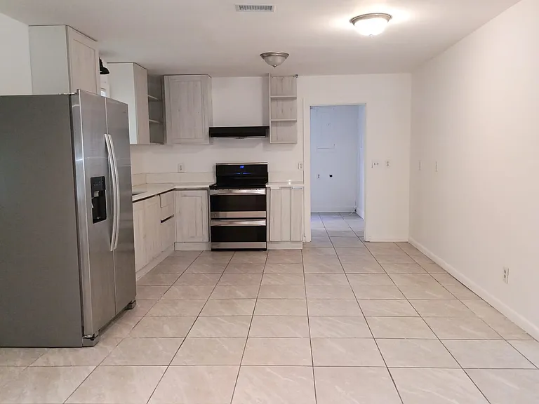 2808 Navajo Ave — Photo 2
