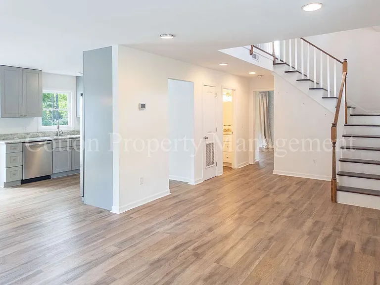 824 Haymarket Ln — Photo 8