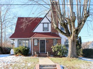 19 Van Buren Pl, White Plains, NY 10603