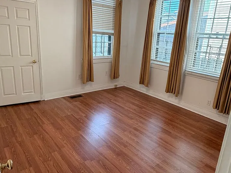 4609-4611 Claiborne Ct #4609 — Photo 12