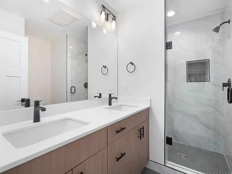 18545 Woodside Dr SE — Photo 23