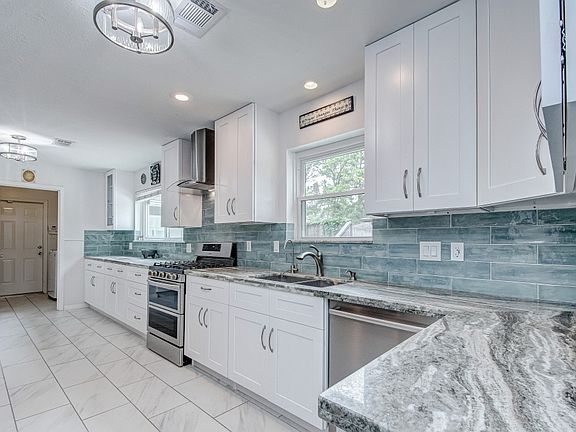 5th image of 4907 Clift Haven Dr