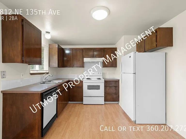 3812 NE 135th Ave — Photo 2