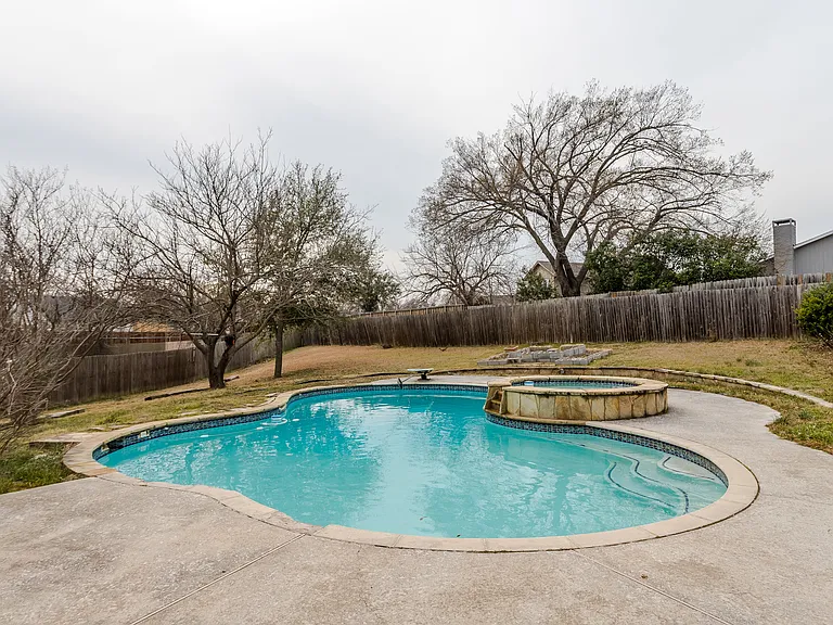 4617 Olympia Dr — Photo 44