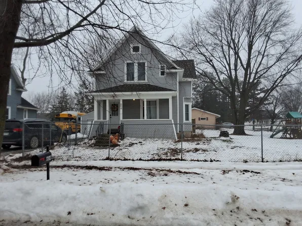 604 Center Ave S, Hayfield, MN 55940