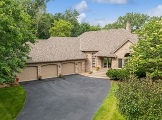 4932 Woodhurst Ln, Minnetonka, MN 55345