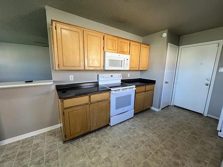 4115 Mustang Dr — Photo 11