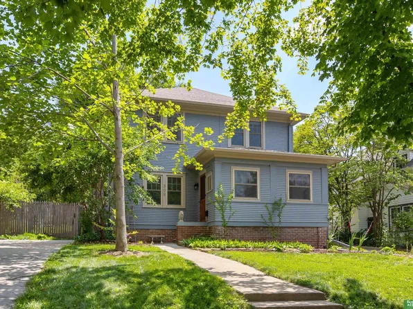 309 S 50th St, Omaha, NE 68132