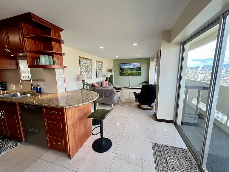 Kitchen bar and Living room