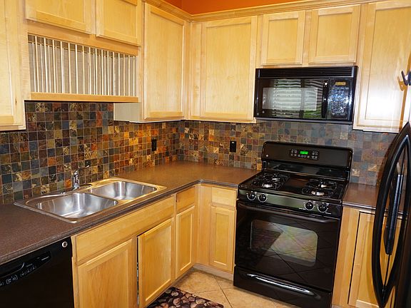7683 Kitchen2_08172017