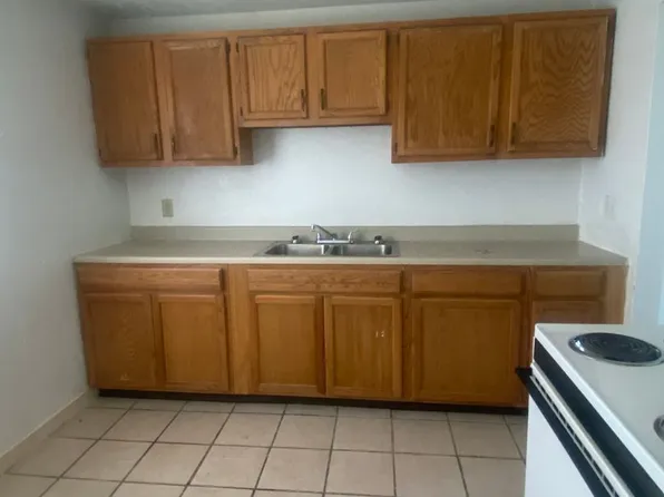 23878 Banbury Cir APT 6, Warrensville Heights, OH 44128