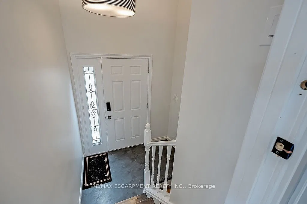 1 bed, $1,300 — Photo 2