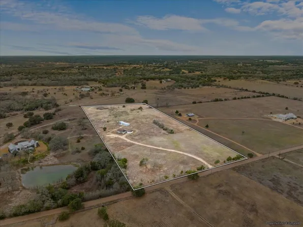 524 Hackemack Rd, Round Top, TX 78954