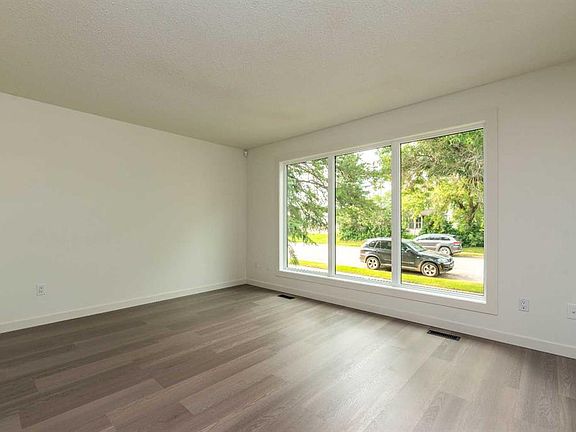 4th image of 4821 N 48th St