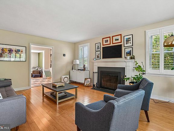 3rd image of 1103 Coventry Rd
