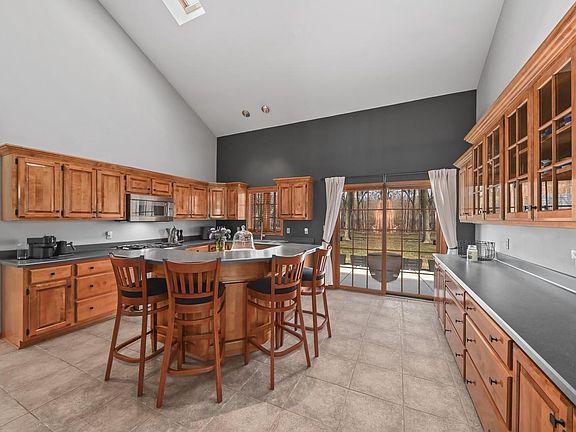 3rd image of 14220 W North Oak BOULEVARD
