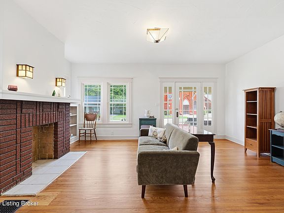 4th image of 108 1st St