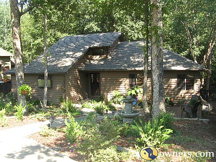 Contemporary ranch in wooded setting