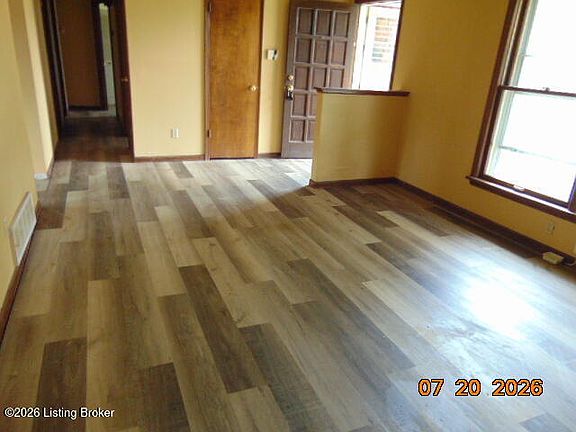 2nd image of 1524 Sanders Ln