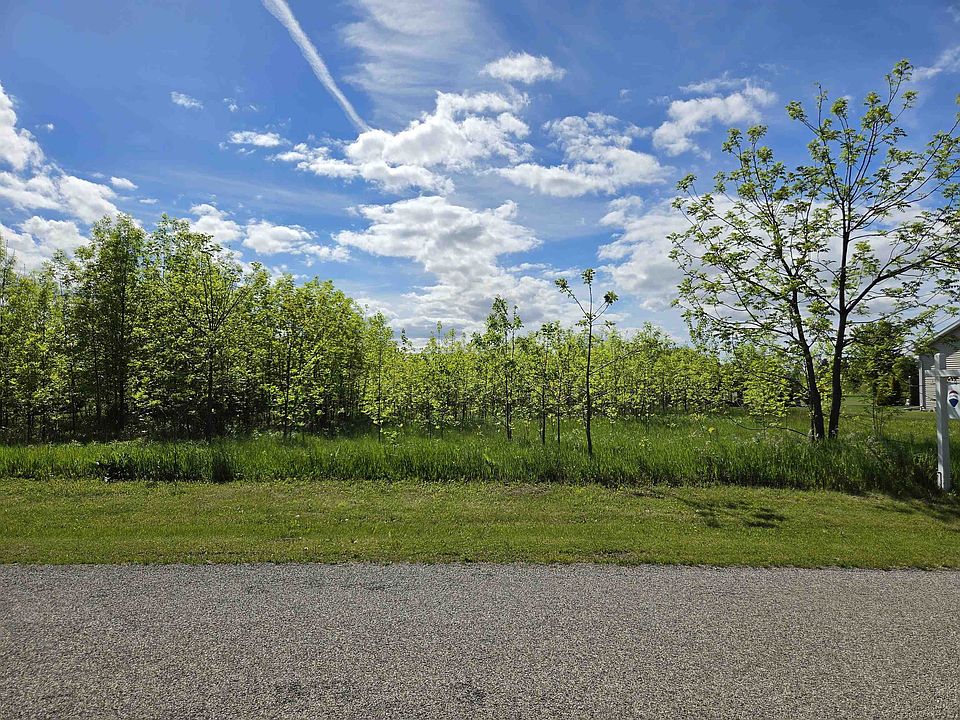 1st image of 5879 Lake Rd #2