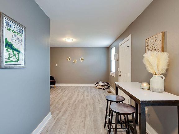 5th image of 2160 Rock City St Unit B