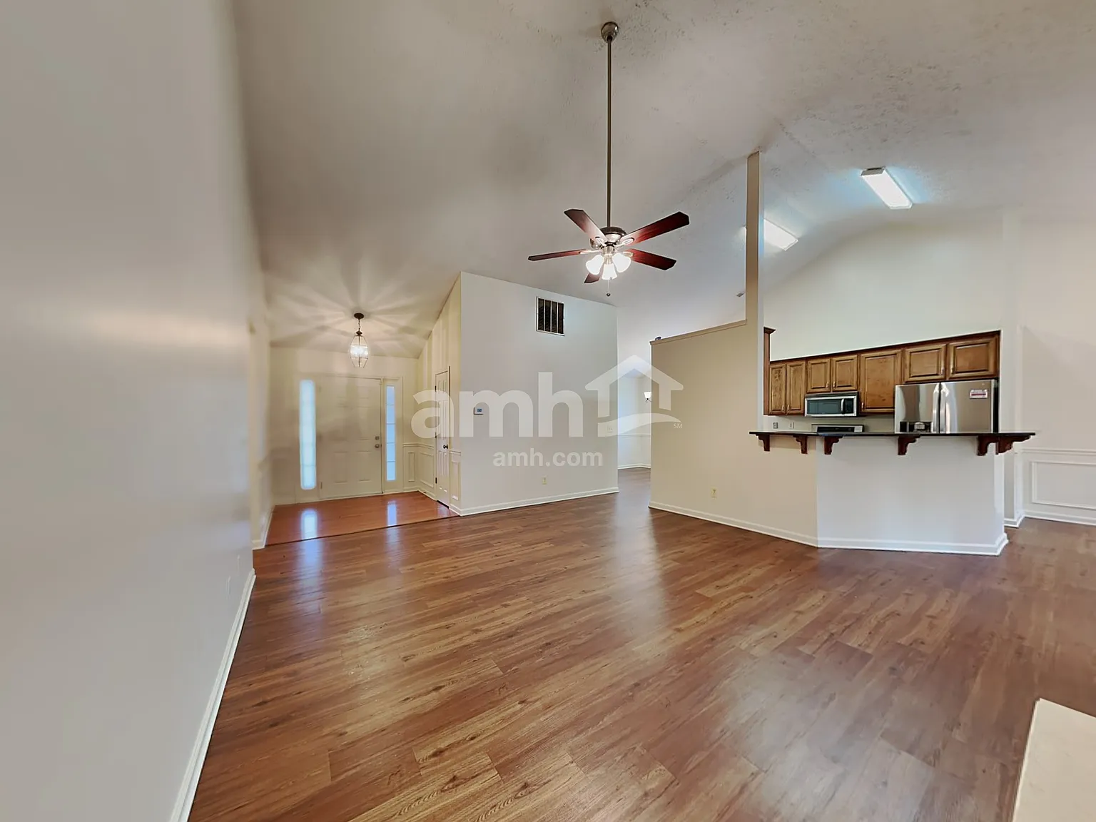 4 bed, 2.0 bath, 2053 sqft, $2,325 — Photo 3