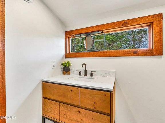 30th image of 133 Westwing Cave Rd