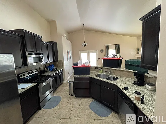 3 bed, 1729 sqft, $3,250 — Photo 2