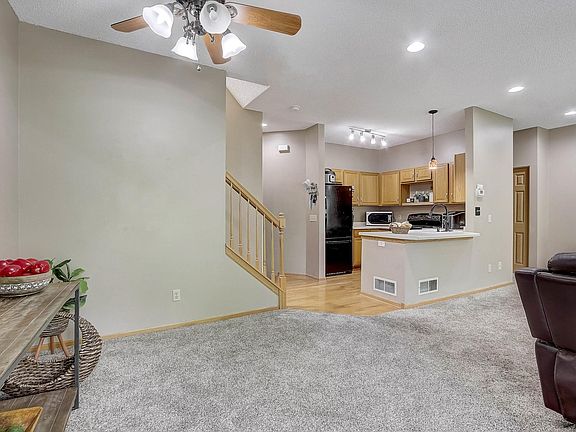 4th image of 607 Woodduck Dr