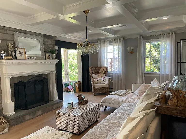 88 Dutchess Blvd — Photo 9