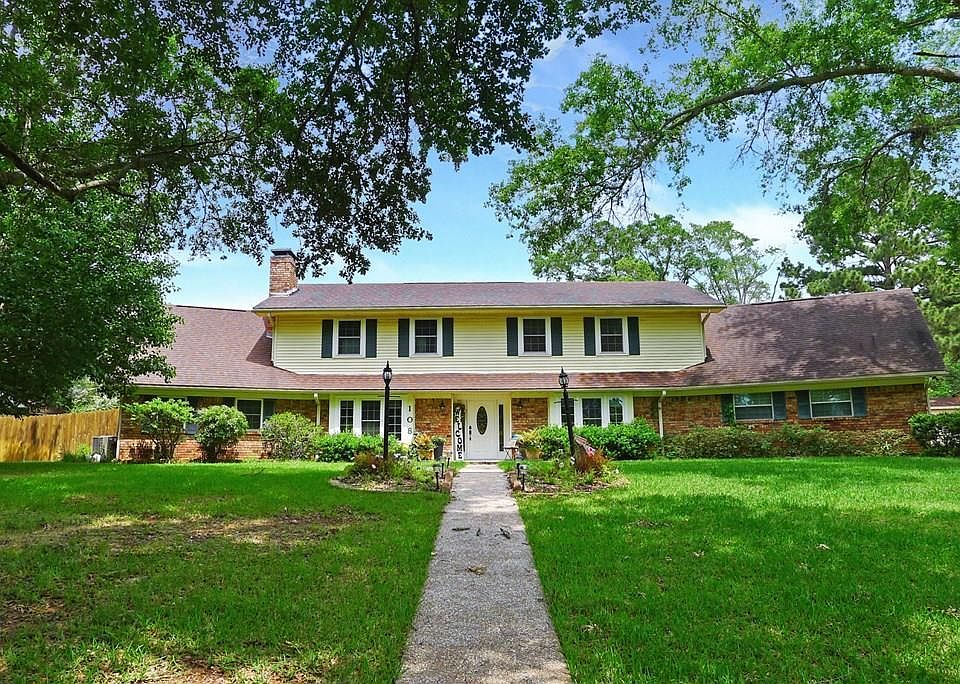 1st image of 108 Trail Hollow Ln