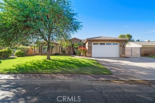 1st image of 2733 Sweetwater Dr