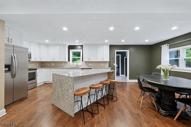 1st image of 18 Coolidge Trl