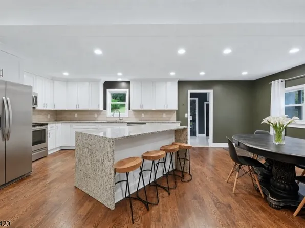 18 Coolidge Trl, Hopatcong Boro, NJ 07843