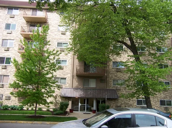 315 Marengo Ave APT 5H, Forest Park, IL 60130
