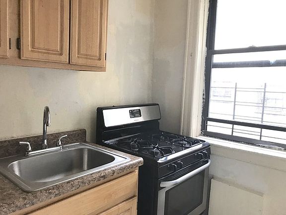 5th image of 2415 Newkirk Ave APT 3F