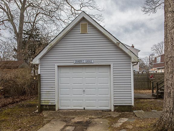 3rd image of 104 Huguenot Dr