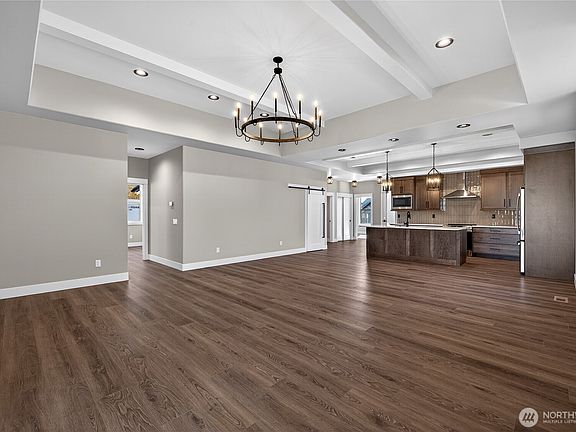 2nd image of 914 Racine Springs Drive