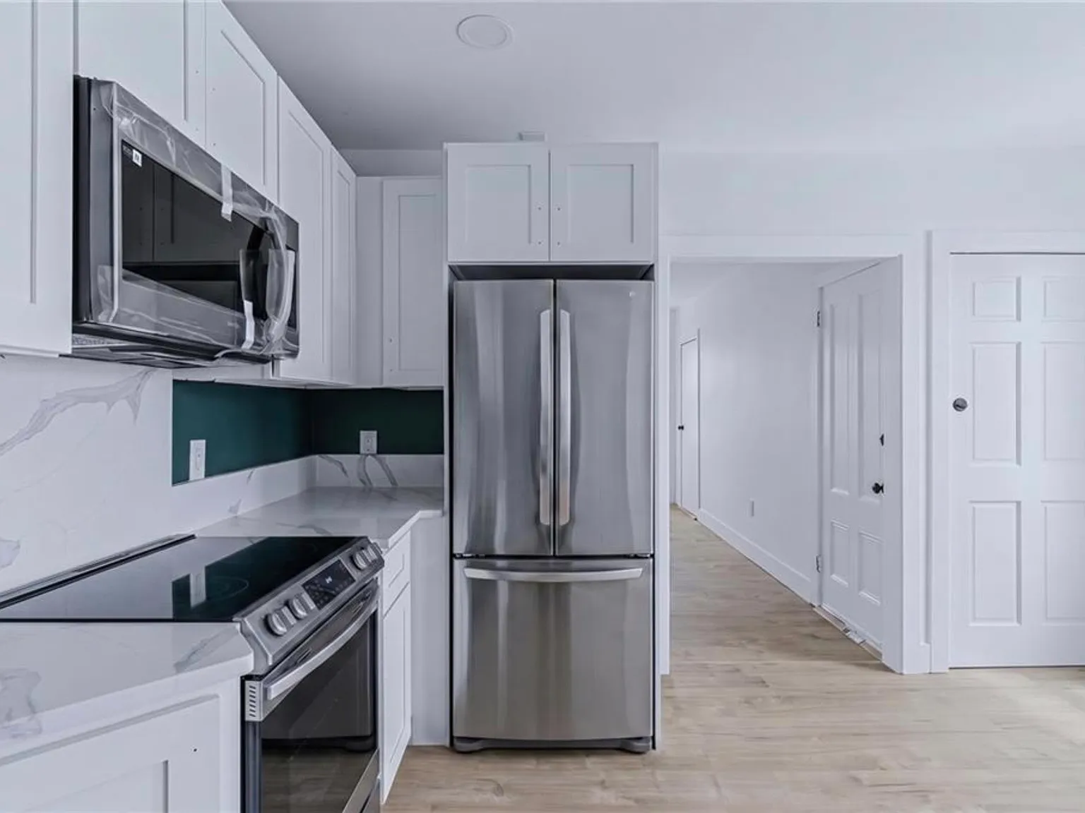 3 bed, $2,000 — Photo 2