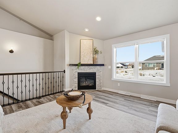 3rd image of 5701 N Acadia Dr